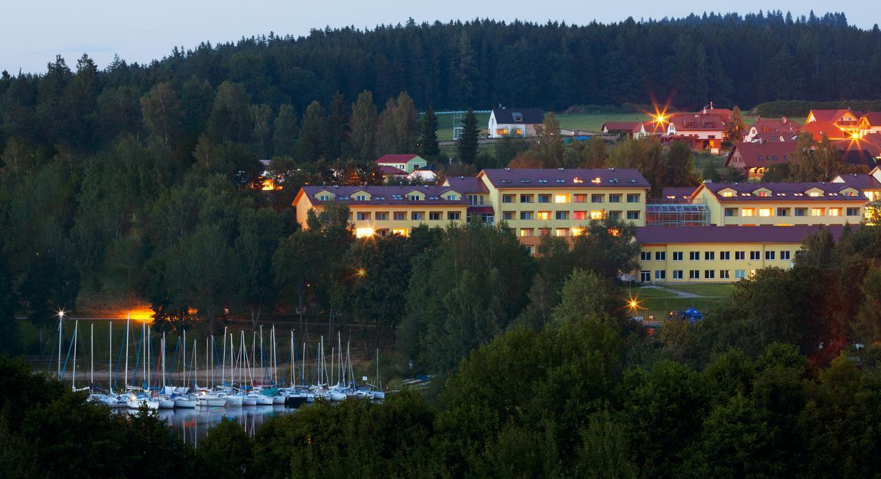 Lipno Wellness - Frymburk Hotel Private Family Room 외부 사진
