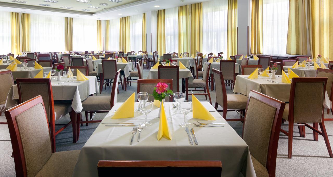 Lipno Wellness - Frymburk Hotel Private Family Room 외부 사진